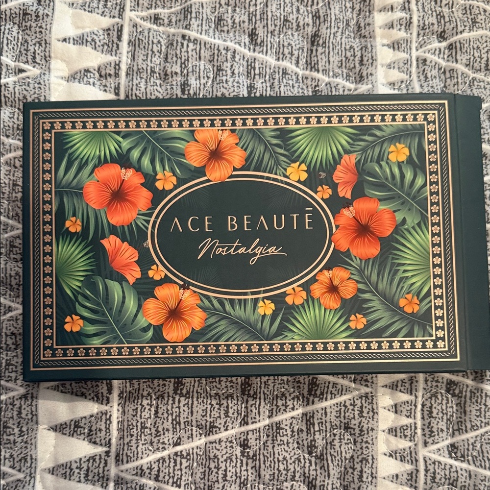 Ace Beauté Nostalgia Eyeshadow Palette